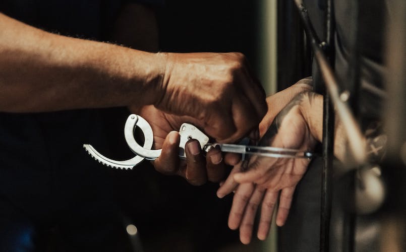 Защита и представление интересов адвокатом Карась Руслан Владимирович в уголовном судопроизводстве и производстве по делам об административных правонарушениях